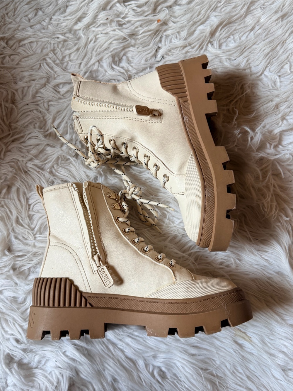 Circus Indy waterproof cold weather lug sole boots ivory size 5 - Picture 5 of 8